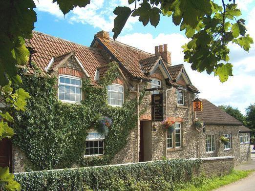 The Hunters Rest Inn Clutton Extérieur photo