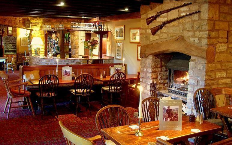 The Hunters Rest Inn Clutton Extérieur photo